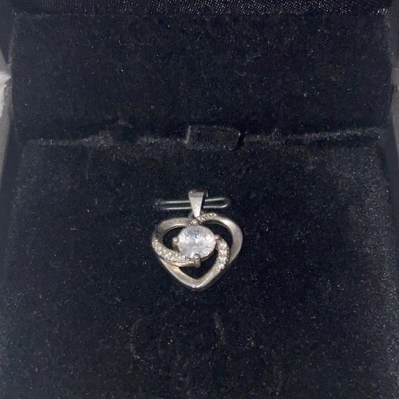 Cubic zirconia sterling silver heart pendant - Picture 2 of 4